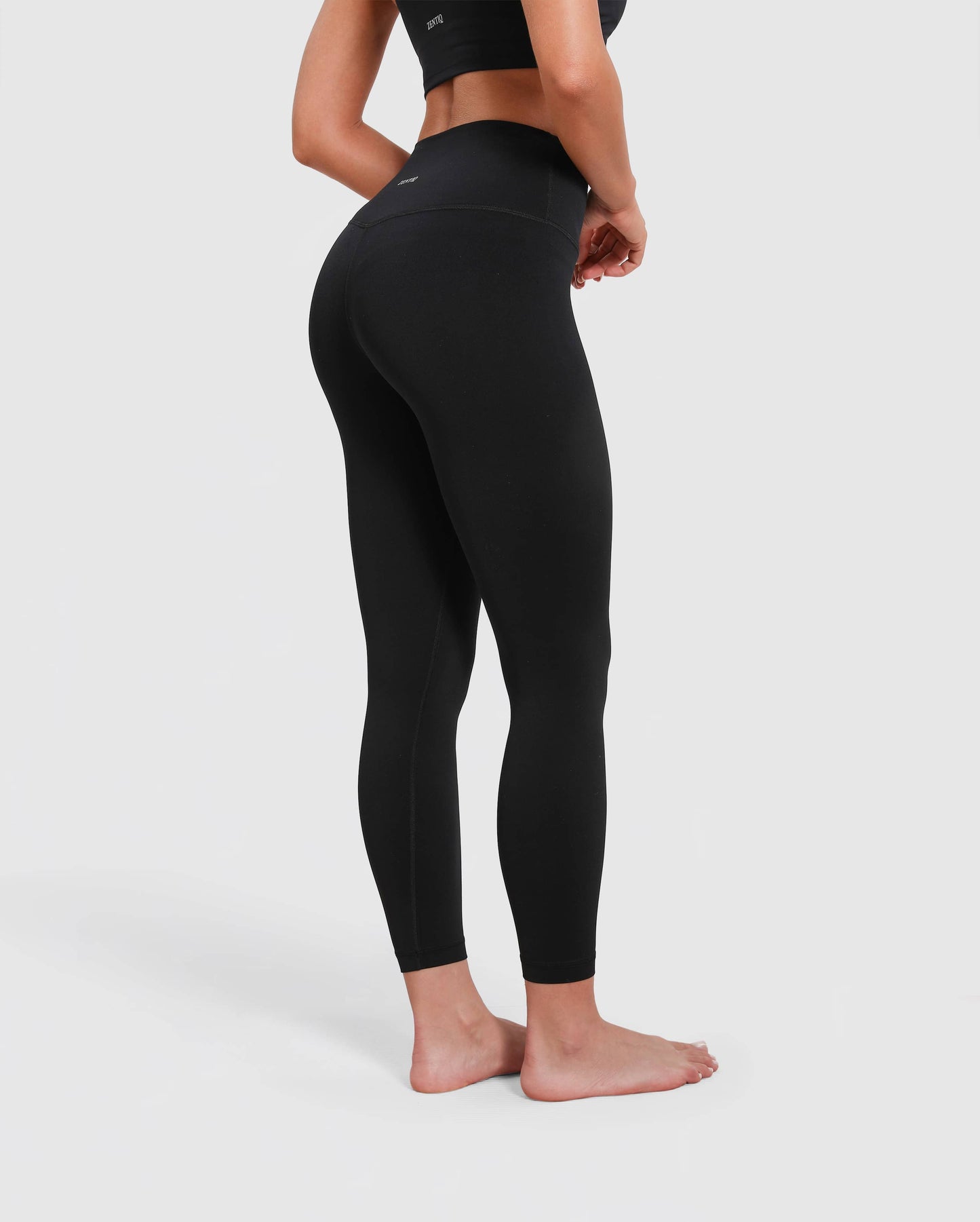 Set High Waist Leggings + Racerback Sport-BH Seamless – Schwarz