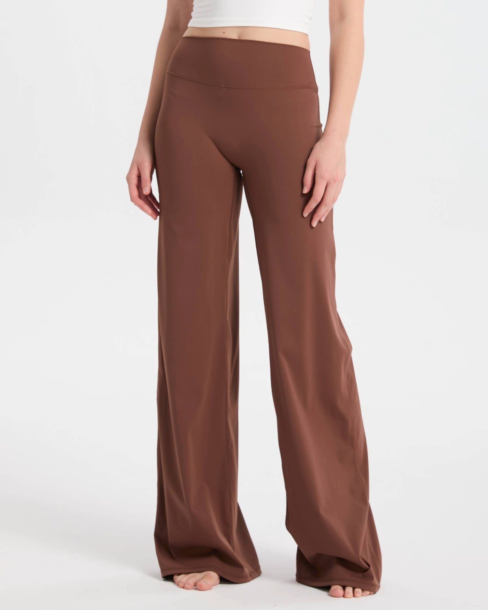 ZENTIQ Lounge Hose Braun – High Waist Yoga Pants ohne Naht, ideal für Loungewear.