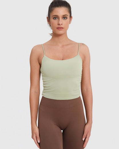Sport Set Damen Braun Pistaziengrün mit Scrunch Leggings und Tank Top.